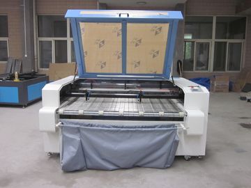 Trung Quốc Laser Fabric Cutter CO2 Laser Cutting Engraving Machine , Laser Power 100W nhà cung cấp
